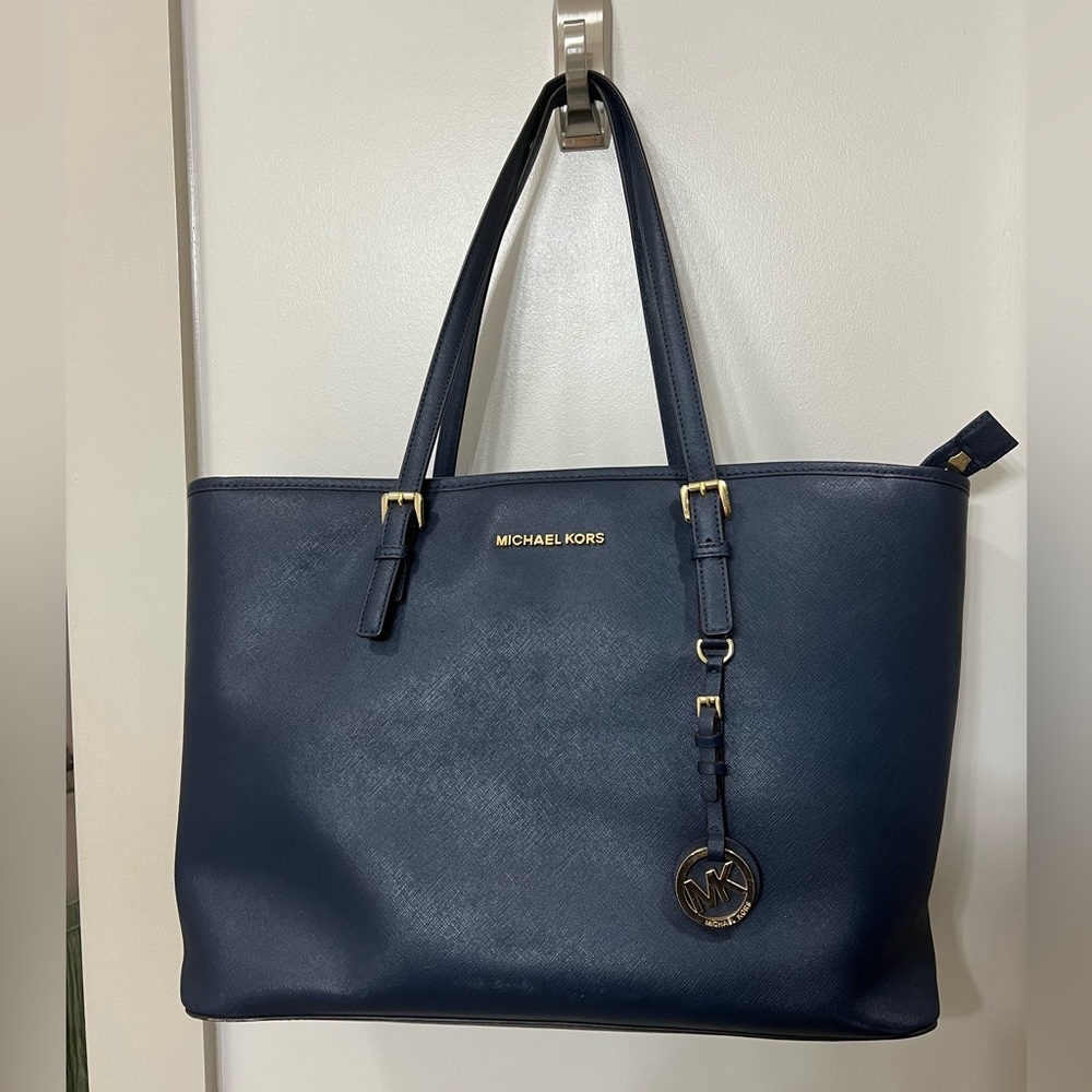 Michael Kors Jet Set Saffiano Leather top zip bag